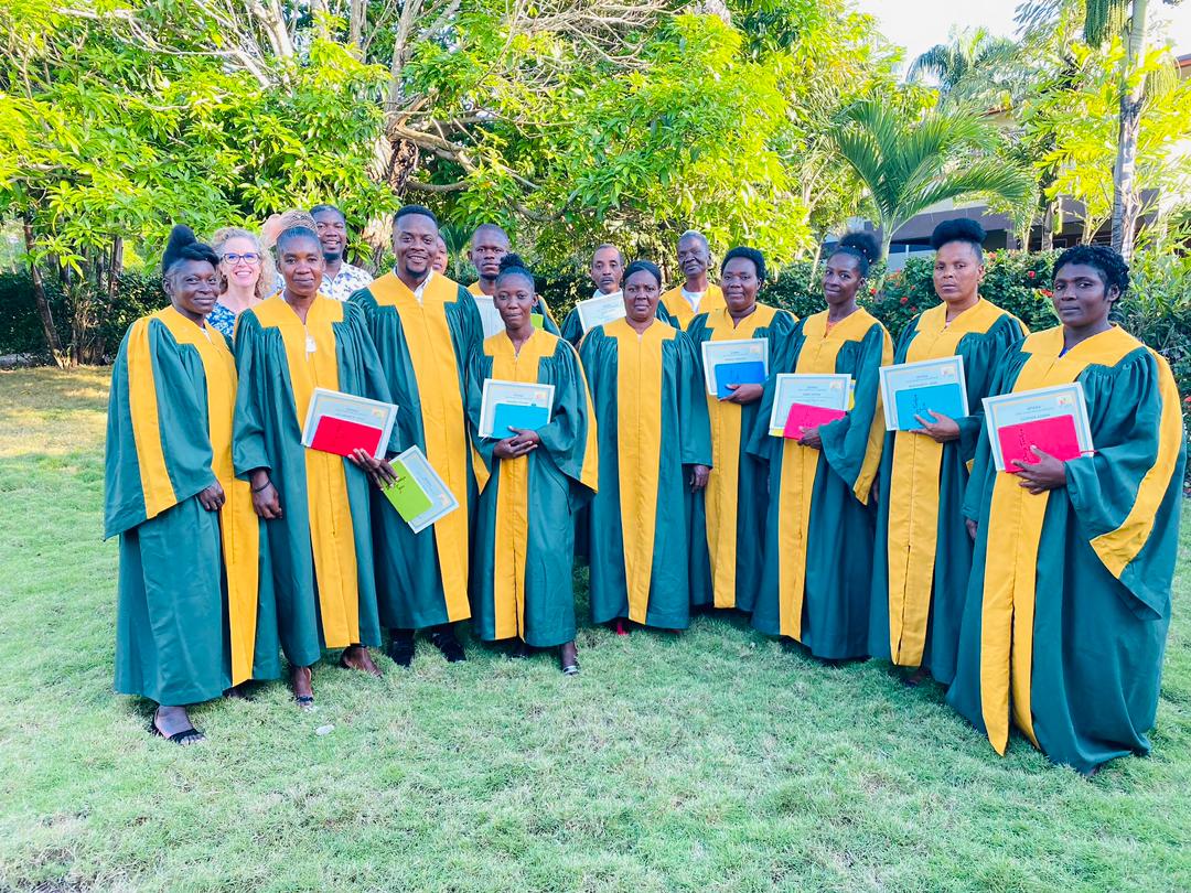 Haiti_LeadLikeJesus_DecemberGraduation_ClassPhoto_2023